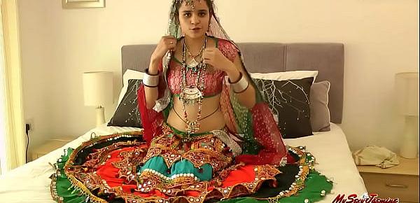  Hot Indian Babe Showing Boobs for evryone